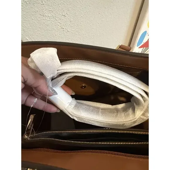 MICHAEL KORS CHARLOTTE LG 3 IN 1 TOTE SHOULDER BAG + CLUTCH MK VANILLA/BROWN - Picture 4 of 13